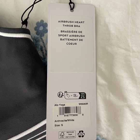 ALO Heart Throb Sports Bra - Picture 3 of 6